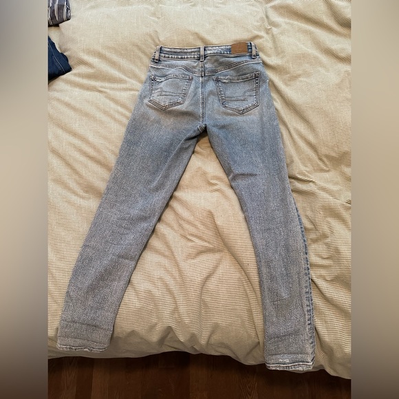 American Eagle High-Waisted Mom Jeans - Picture 7 of 12